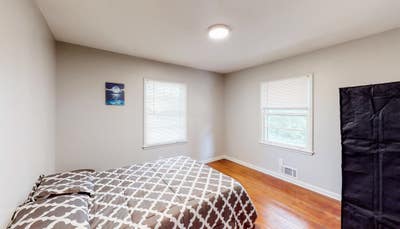 Decatur Home, a 2 minute walk to bus stop Glenwood Main Photo