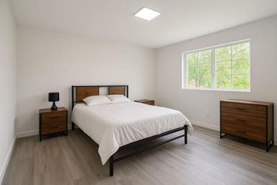 Affordable Room in Clean Shared Home ― Great Locat Main Photo