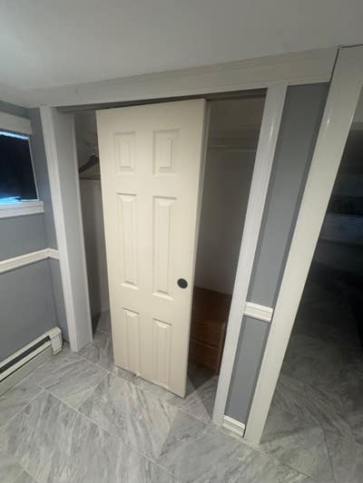 Room for rent in house util. Incl. back yard acces Main Photo