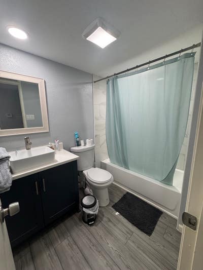 Room for rent in Dallas- Safe, Quiet and Cozy Home Main Photo