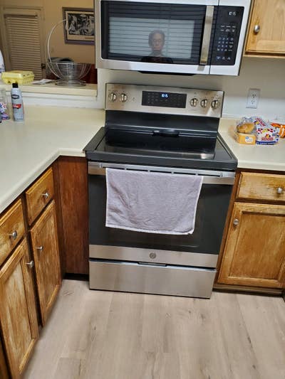 Unfurnished room for rent Main Photo