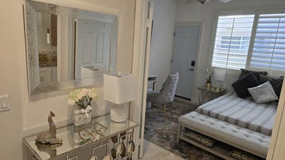 Modern Remodeled Cozy Suite Main Photo