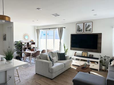 2 Rooms For rent in New Townhome Main Photo