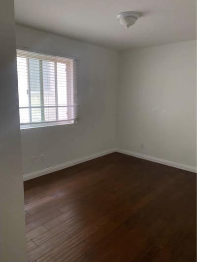 Room for rent in Koreatown Main Photo