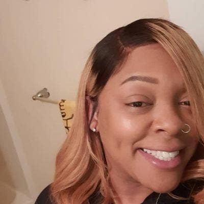 Professional Female seeks a small or large room Main Photo
