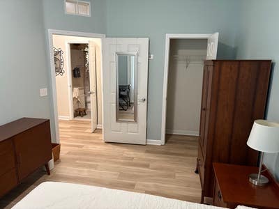 Quiet Furnished Room w/ private bath Main Photo