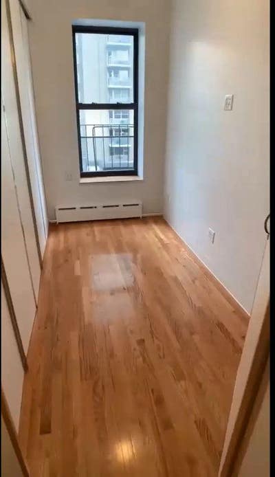 $850 - Small UES Room Aug 1st! 5th floor walk-up Main Photo