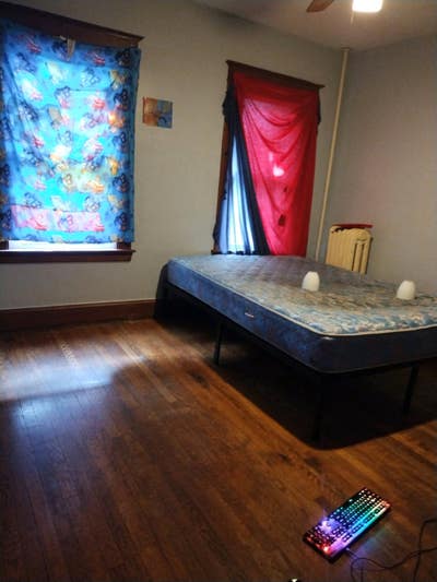Room for rent  Main Photo