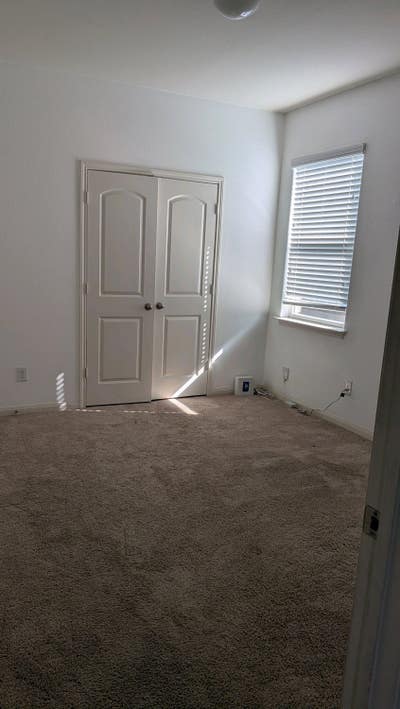 Two rooms in 3/2 house Main Photo