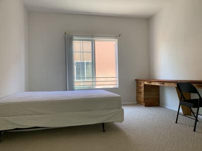 $1380 Master Bdrm Near Usc Health Sciences Campus Main Photo