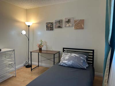 $900 Room in a House for rent! Main Photo