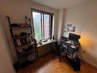 Spacious room in 3x2 Chelsea apartment Main Photo