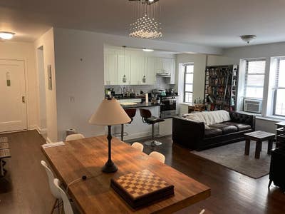 Large, Fully Furnished Hudson Heights Apt Main Photo