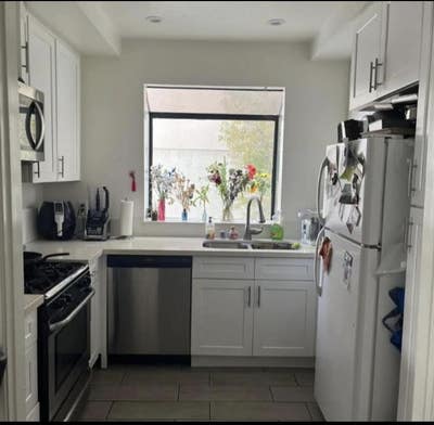 Private Westwood Bedroom 10 min from UCLA. 950/mo Main Photo