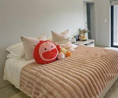 Clean room Main Photo