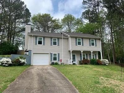 Lovely pad in Marietta Main Photo