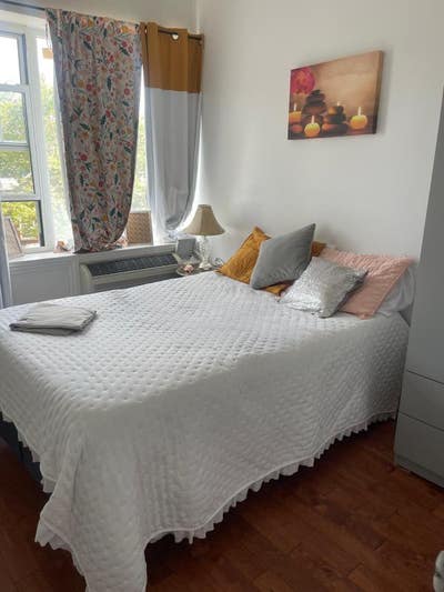 $300 a week 3243 Irwin Ave Room For Rent $1800 one Main Photo