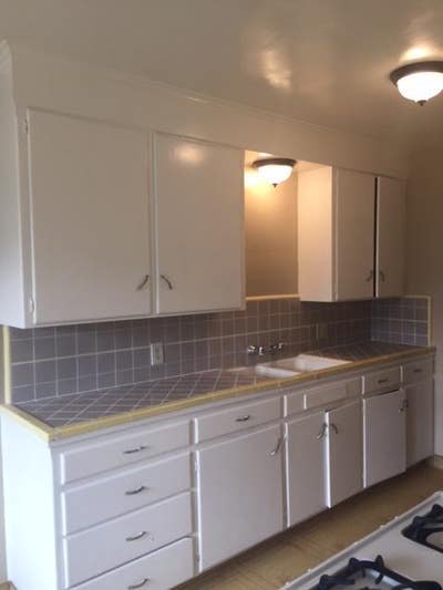 1 Bedroom Apt with Garage Across from Sams Deli Main Photo