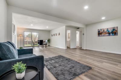 Newlyrenovated & spacious Dallas House with Backya Main Photo