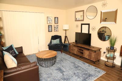 1 Master Bed and Private Bath in Shared Condo Near Main Photo