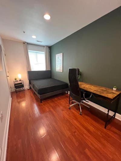 Spacious Modern North Philadelphia Home Steps Away Main Photo