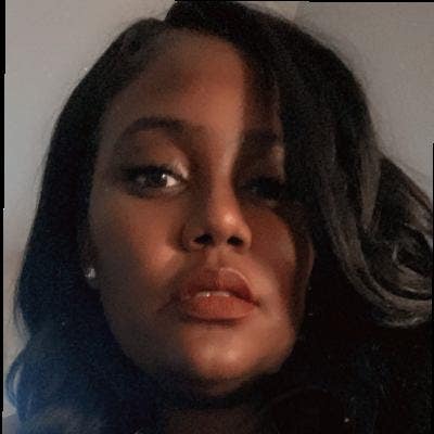 Professional Female seeks a small or large room Main Photo