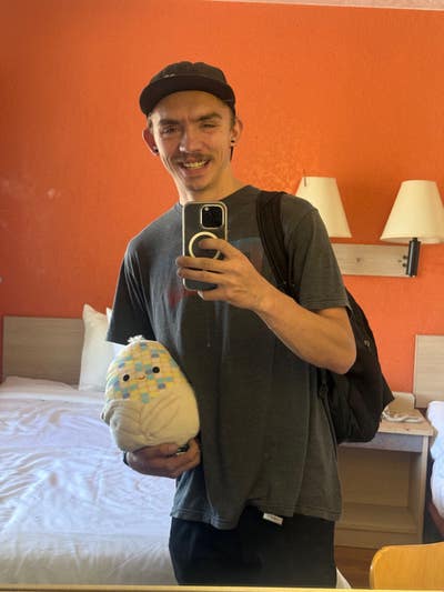 Looking for a room for me and my doggo  Main Photo