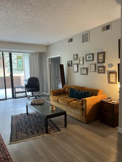 Single room with en suite bathroom for rent! Main Photo
