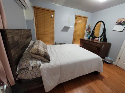 Small room in a private house Main Photo