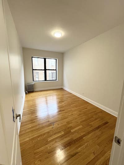 3 rooms left in new unit 5 bed 1 bath with W/D  Main Photo