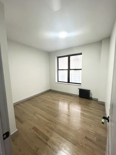 ðŸ¡ 66 Fort Washington One Room Left  Main Photo