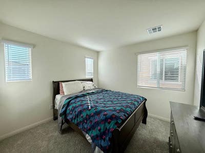  Room Rentals Available ― All Utilities Included  Main Photo
