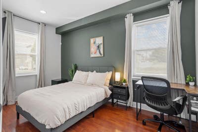 Spacious Modern North Philadelphia Home Steps Away Main Photo