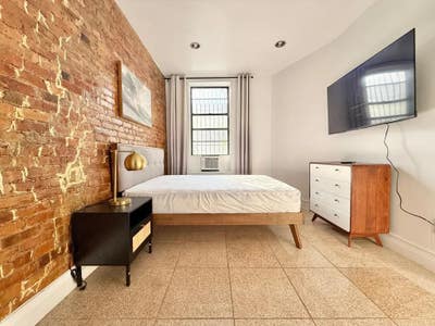 Bright large bedroom in East Harlem #810 Main Photo
