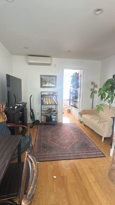 $1120 Month Sublet from July 28th to August 31st  Main Photo