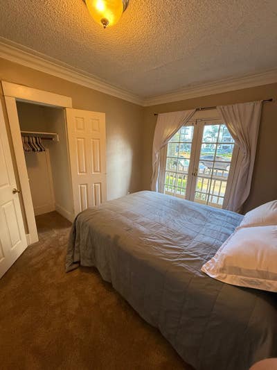 1 Bedroom on Ocean with balcony and laundry Main Photo