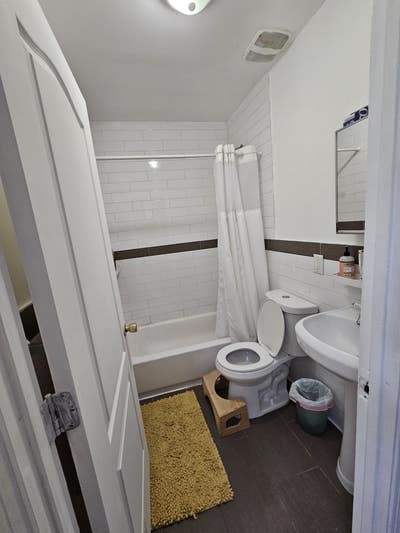 Double Room in 2 bed apartment in Harlem Main Photo