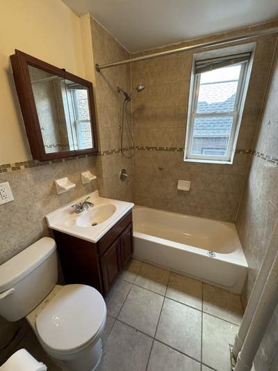 3rd fl walk_up | 1 BR | $1650 | Heat & Hot water i Main Photo
