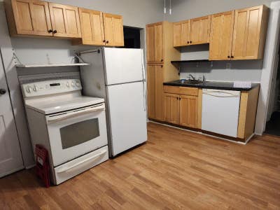Cozy First Floor Unit  Main Photo
