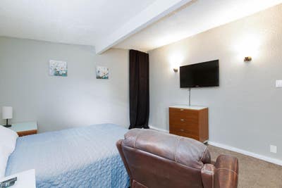 Large House West Side Airbnb Style Room !!!!! Main Photo