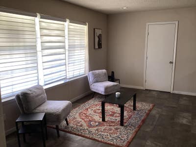 Beautiful, Spacious Home within Five Minute Walk t Main Photo