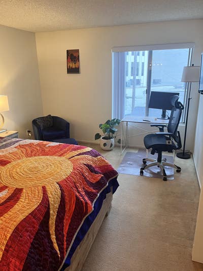 Sublet Master Bedroom & Private Bath Great Area Main Photo