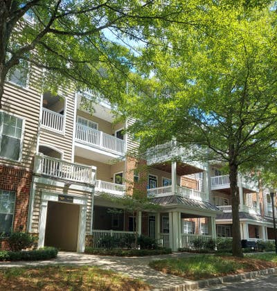 Roommate wanted-share 2bd/2ba  1350 sqft apt Main Photo