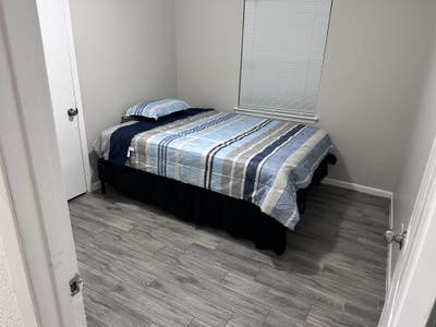 Female Roomate Main Photo