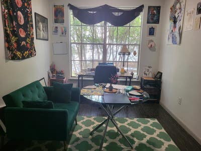 Looking for Female Roomate for 2B/2B Main Photo