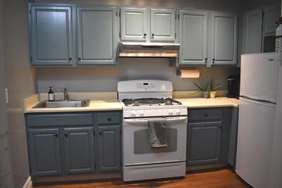 Summer Sublet to end of Sept- large furnished room Main Photo