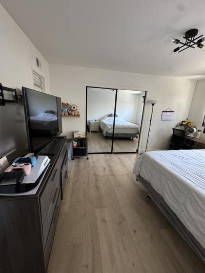 Master Bedroom with En-suite Bathroom Main Photo