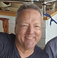 Professional Male seeks a small or large room Main Photo
