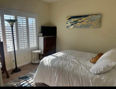 Room for rent in clean, quiet house  Main Photo
