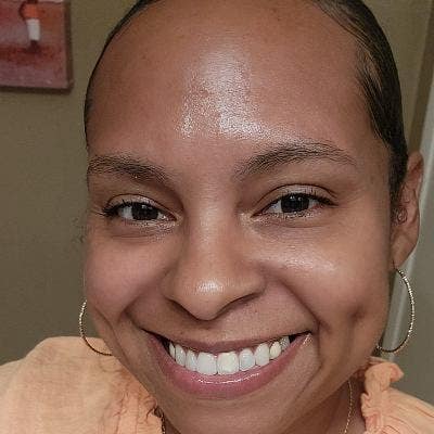 I am a professional female aged 39. I am look... Main Photo